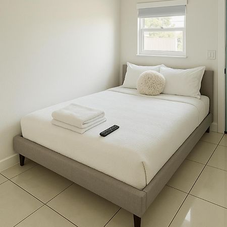 Modern Home - Termpurpedic Queen Bed, Laundry, Free Parkging, Ev Tesla Hollywood Buitenkant foto
