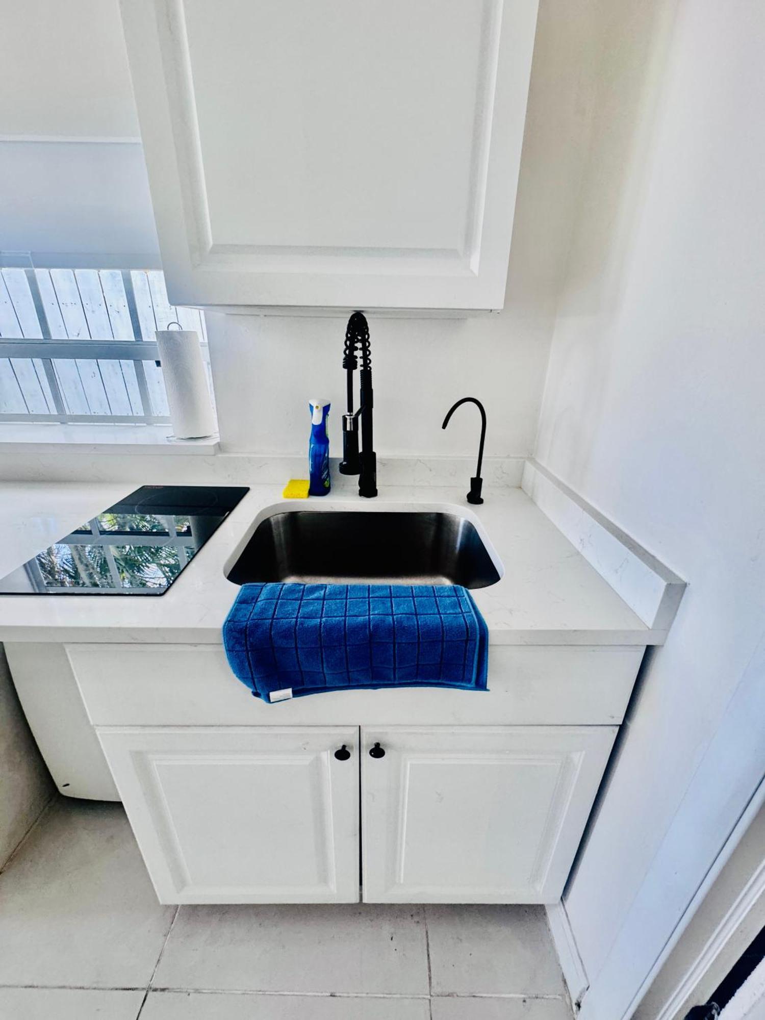 Modern Home - Termpurpedic Queen Bed, Laundry, Free Parkging, Ev Tesla Hollywood Buitenkant foto